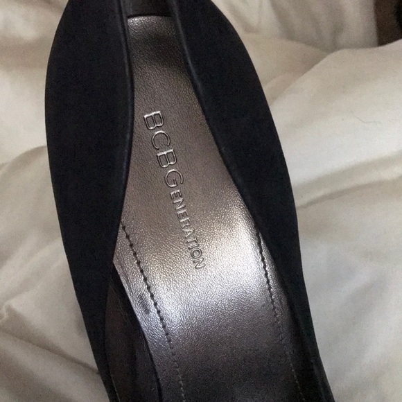 Shoes - Picture 4 of 5